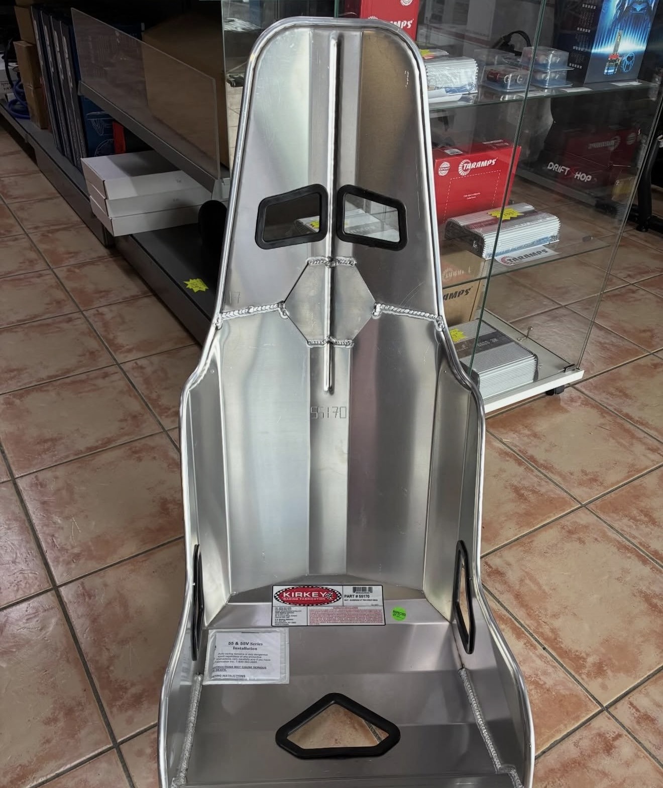 Sièges alu de drag chez Option Motors